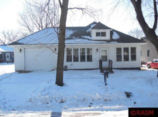 130 1st St SE, Madelia, MN 56062