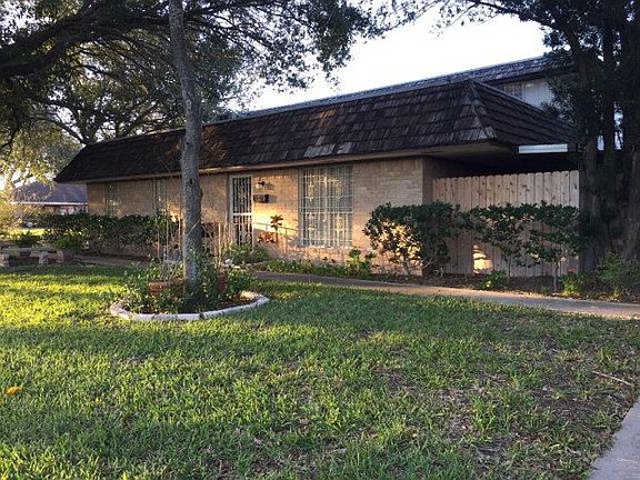 4th image of 1116 Valley View Dr APT A