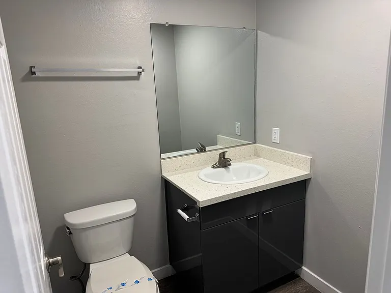 Villa Del Sol Apartments — Photo 147