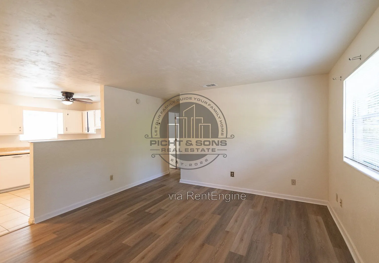 2 bed, 1.0 bath, 786 sqft, $1,075 — Photo 3