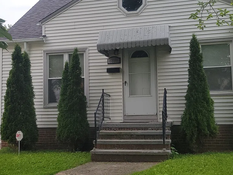 12804 Astor Ave — Photo 1