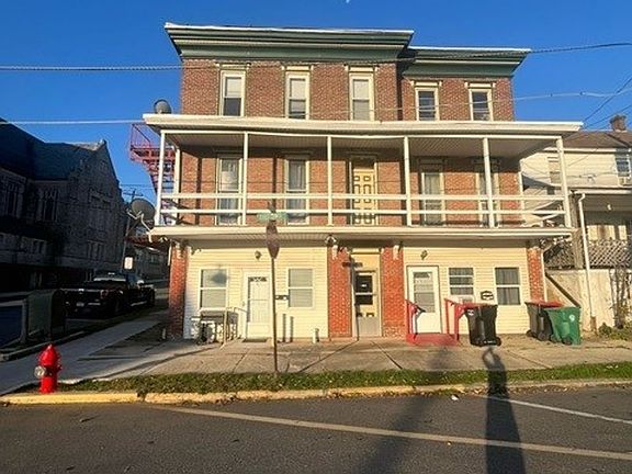 3rd image of 220 Iron St #3