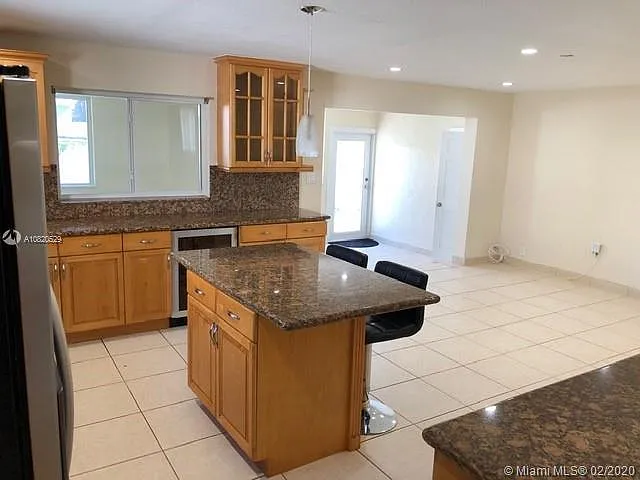 1961 SW 33rd Ave — Photo 5