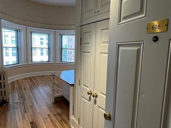 4th image of 898 Massachusetts Ave APT 1