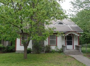 209 S Wright St, Siloam Springs, AR 72761