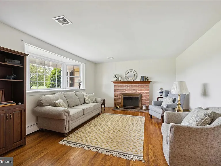 128 Morris Rd — Photo 4