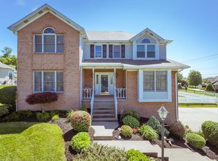 101 Cottonwood Dr, Aliquippa, PA 15001