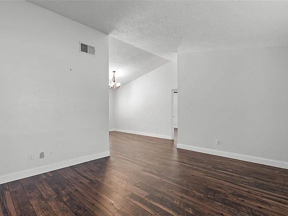 3rd image of 339 Goosecreek Dr