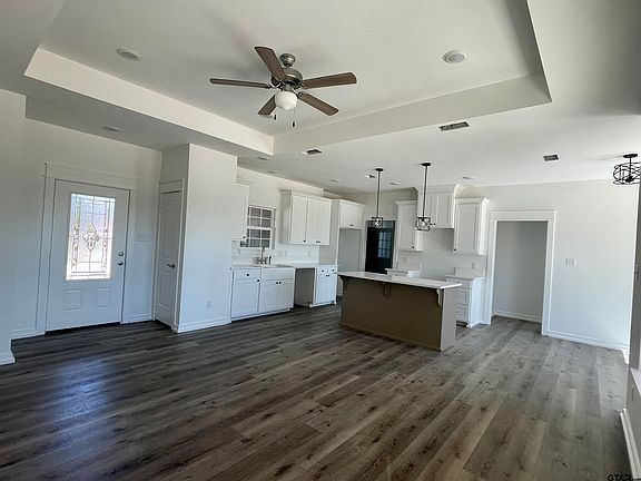 5th image of 1103 S Pineda St