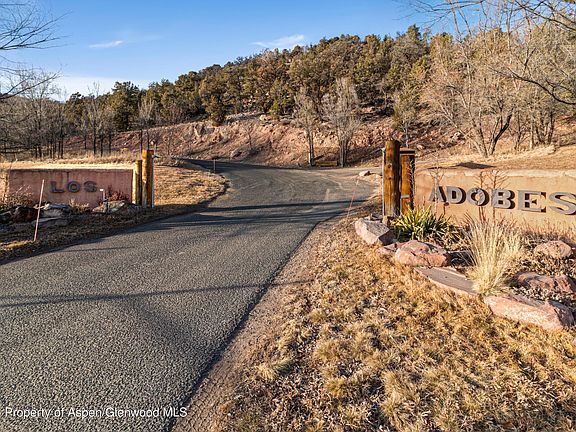 5th image of 328 Los Adobes Dr