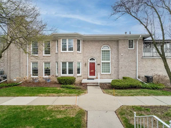 172 Windwood Pointe, Saint Clair Shores, MI 48080