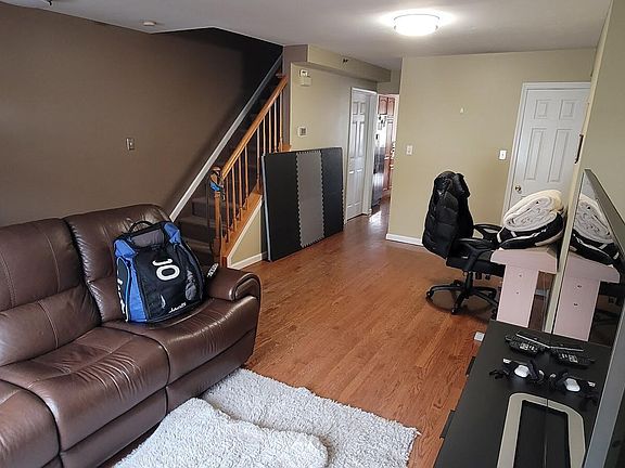 4th image of 18 Olivia Ct #2