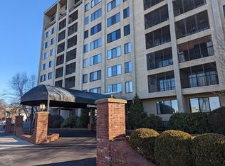 55 River Rd APT 5H, Manchester, NH 03104