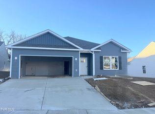 686 Saint Andrews Dr, Kingsport, TN 37664