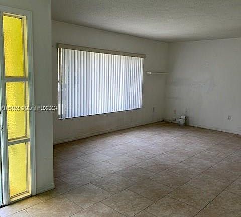 3rd image of 18 Blackburn Place Other City In The State