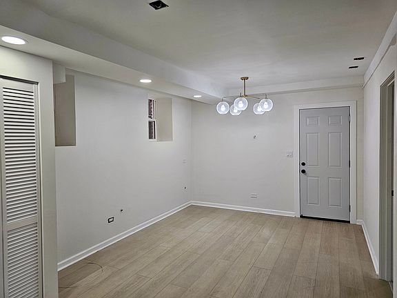 3rd image of 2133 W Evergreen Ave #G