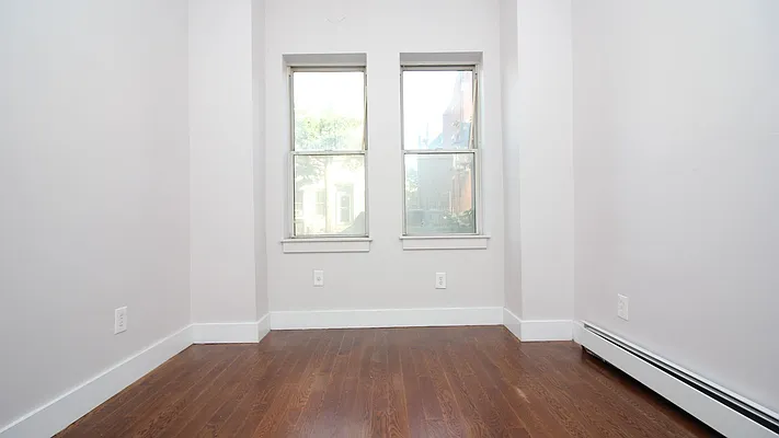Rented by Nooklyn NYC LLC | media 13