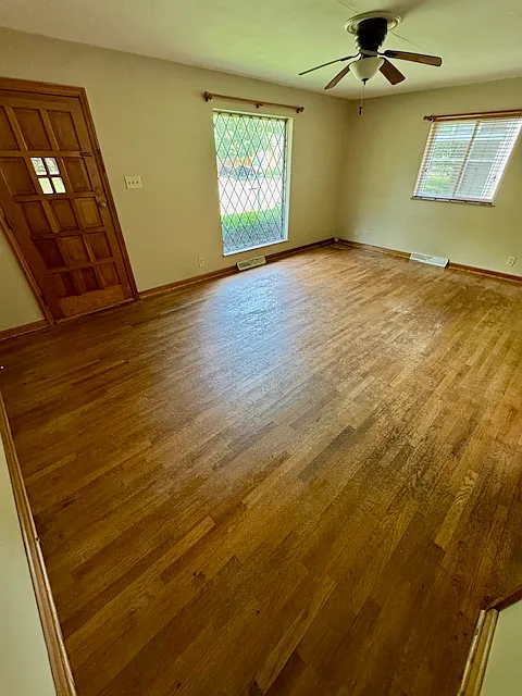 2 bed, 1010 sqft, $1,200 — Photo 3
