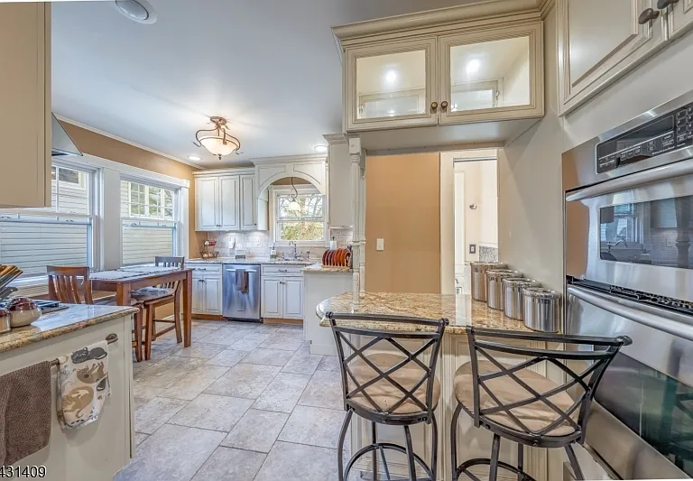 366 Gregory Ave — Photo 12