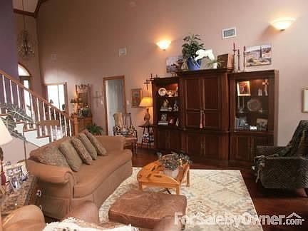 5th image of 9404 Danube Ave