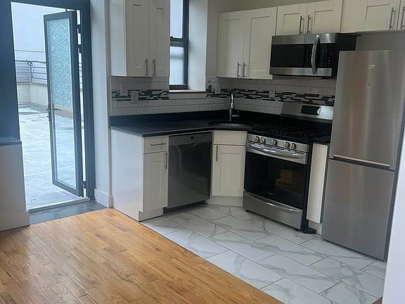 2nd image of 213 Stuyvesant Ave #2F