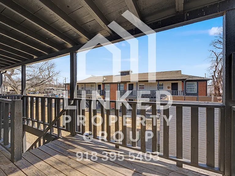 Charl Ann Apartments — Photo 13