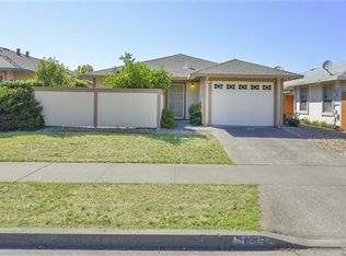 1915 Genoa Pl, Santa Rosa, CA 95403