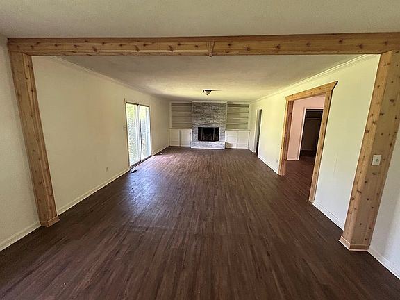 4th image of 2201 Devon Dr
