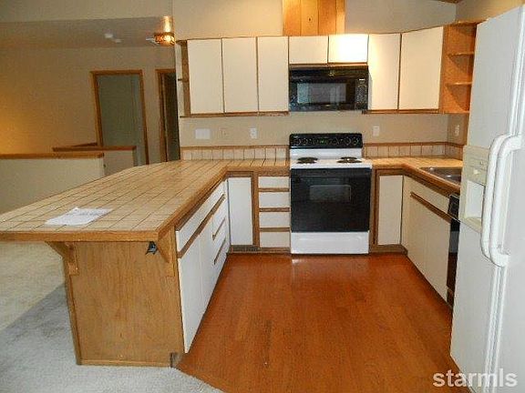 5th image of 1823 Narragansett Cir