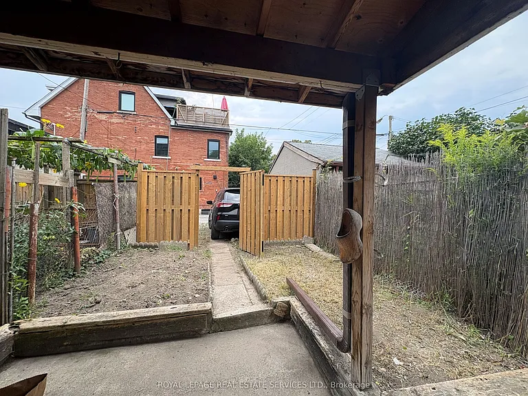 5 Henderson Ave — Photo 10