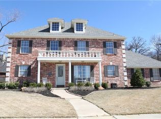 660 Bear Creek Dr, Hurst, TX 76054