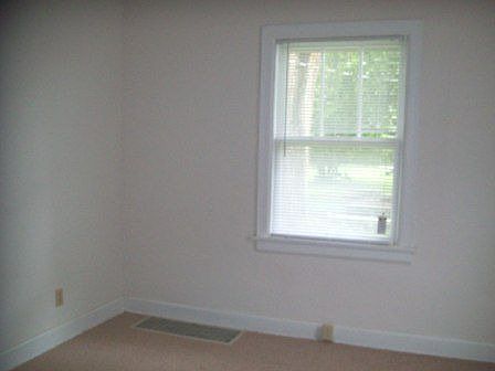 2nd image of 3119 N Woodland Ave