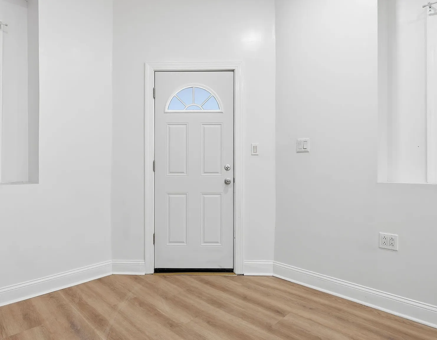4 bed, 1696 sqft, $2,500 — Photo 3