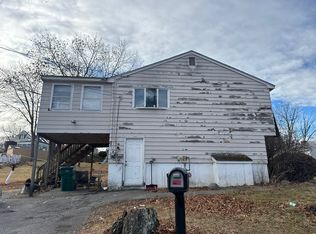 186 W Meadow Rd, Lowell, MA 01854