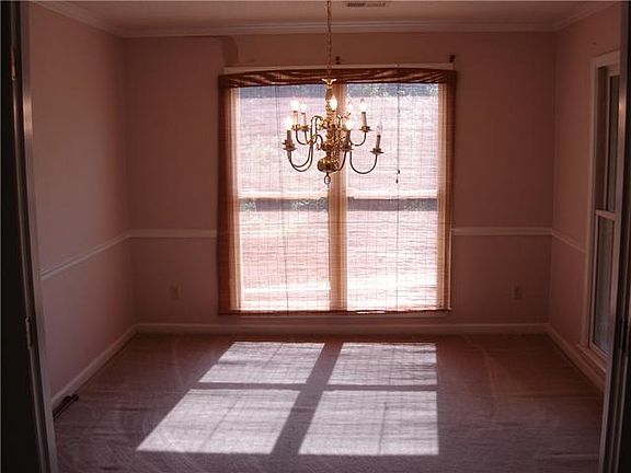 3rd image of 2028 Chartridge Dr
