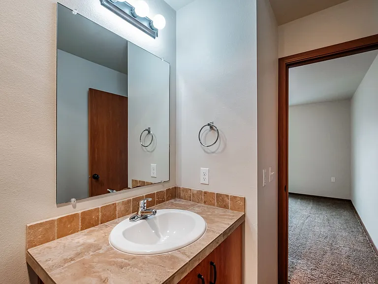 Aspen Place Apartments — Photo 94