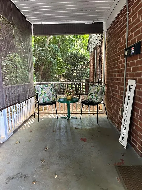 2 bed, 1.0 bath, $2,500 — Photo 4