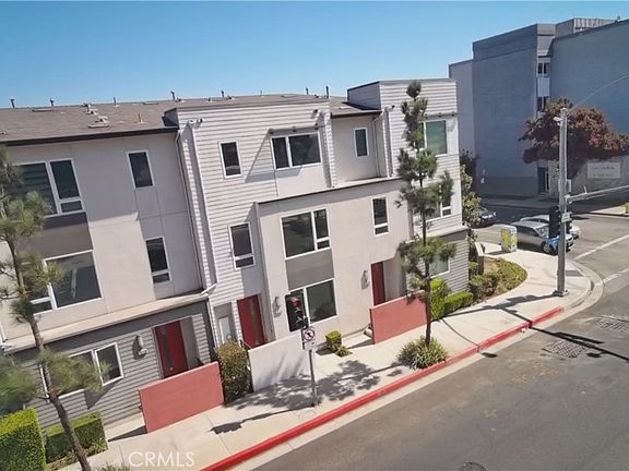 3rd image of 10742 Paramount Blvd