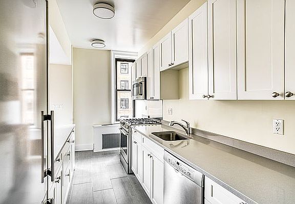 4th image of 1100 Madison Ave APT 5f
