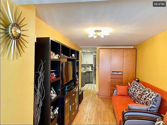 4th image of 2059 E 26th St #1