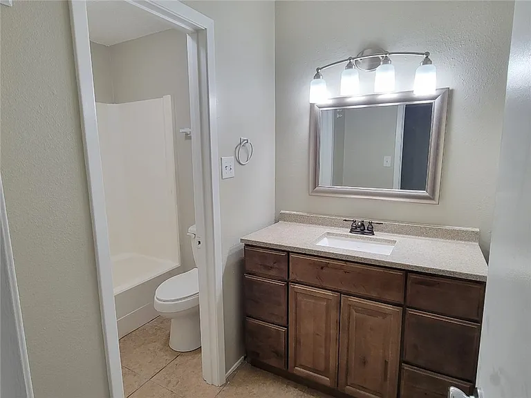 3923 Old Oaks Dr #1 — Photo 6