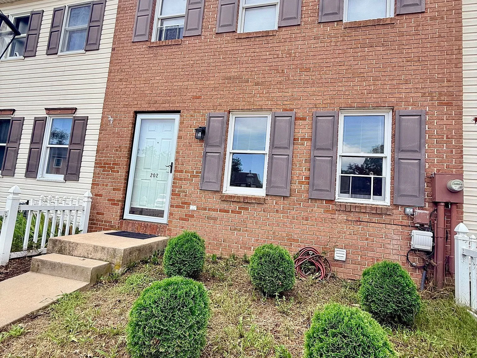 3 bed, 1.5 bath, 1440 sqft, $1,825 — Photo 2