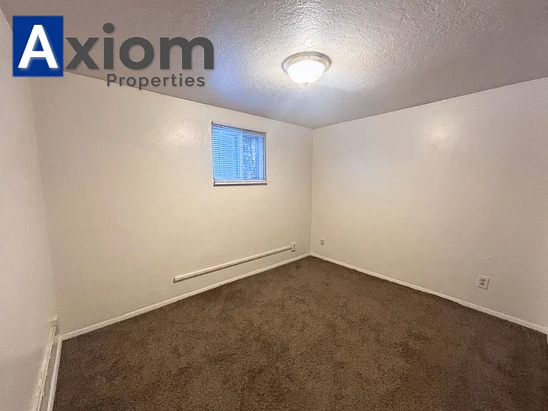 1005 1/2 Park Ln — Photo 8