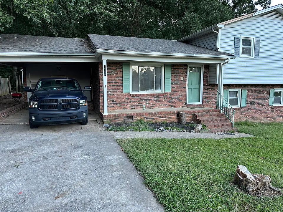 1253 Red River Rd