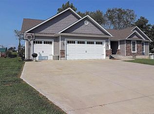 1333 Woodfield Ct, Farmington, MO 63640