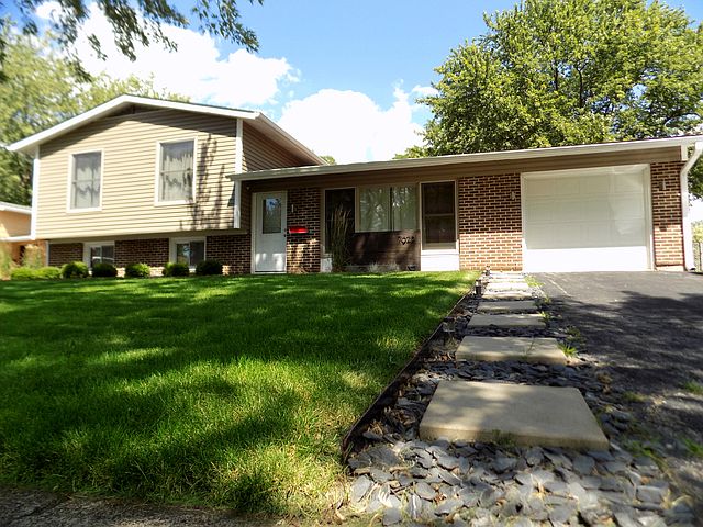 1st image of 7925 Berkshire Dr