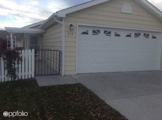 319 Appletree Ln, Cheyenne, WY 82009