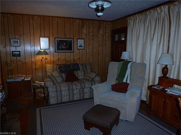 5th image of 11 Nestlewood Dr