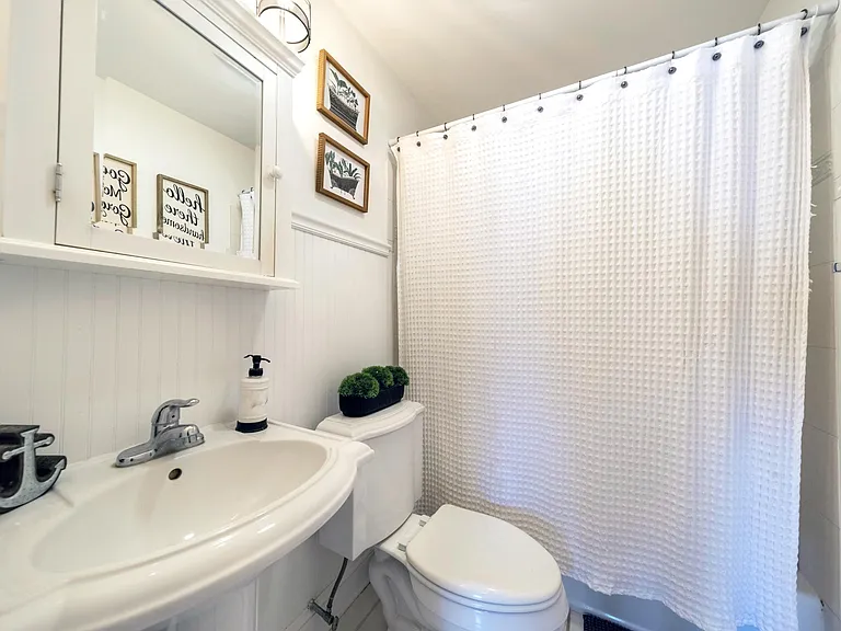 642 W Pine Ave #2 — Photo 10