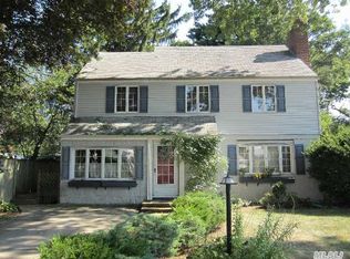 25 Stevens Ave, Hempstead, NY 11550